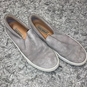 Steven Madden Gills Grey Suede